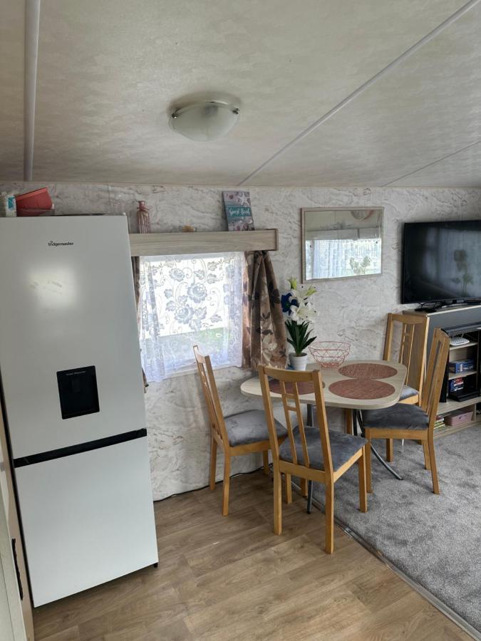 Angie'S Caravan At Seawick Hotell Saint Osyth Eksteriør bilde